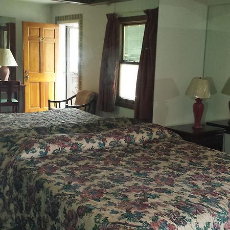 Olde Court Inn Wheeling Eksteriør billede